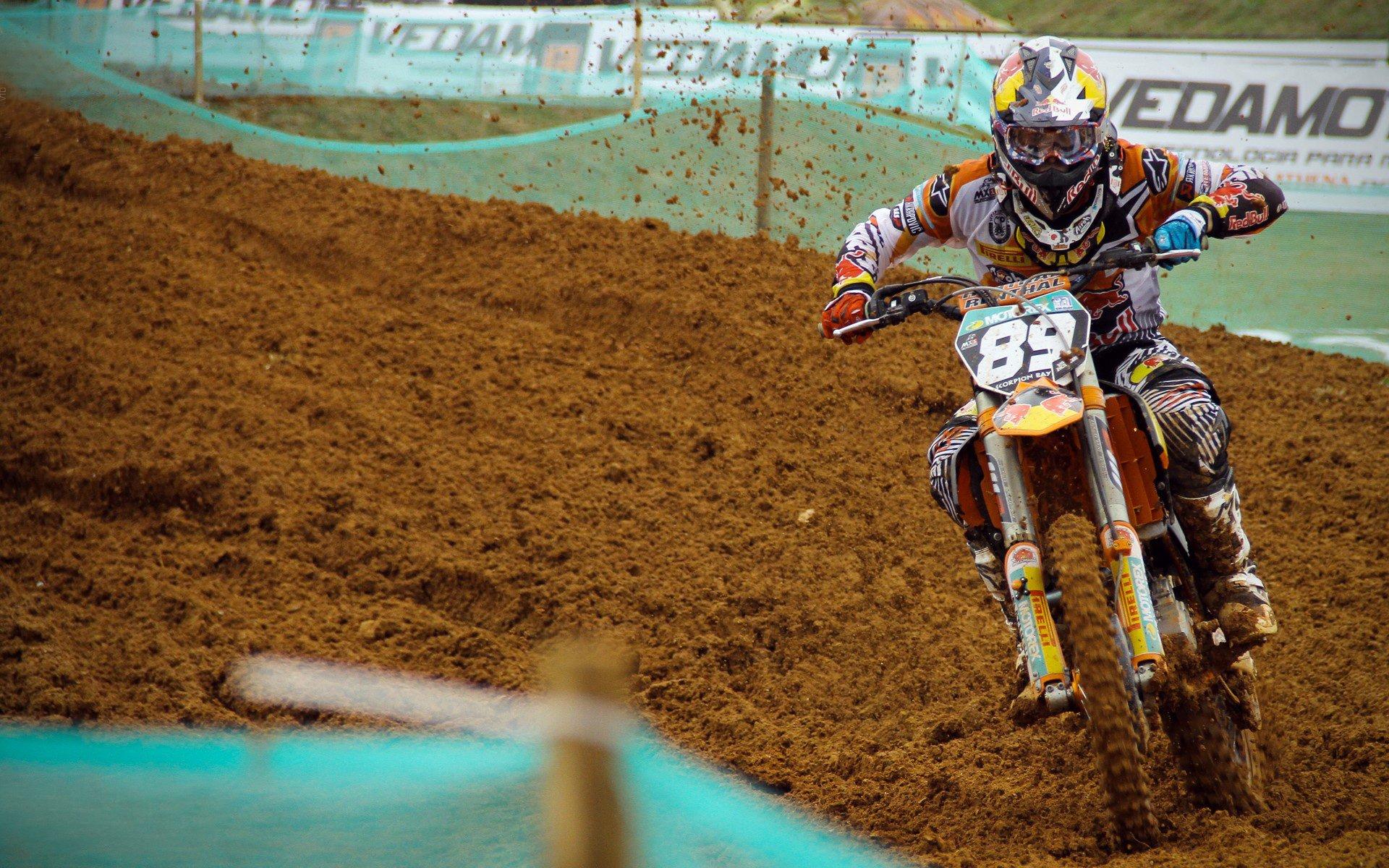 阿里纳斯惊人言论，詹姆斯已成东契奇身边的定点投手，传奇生涯预计仅剩两年