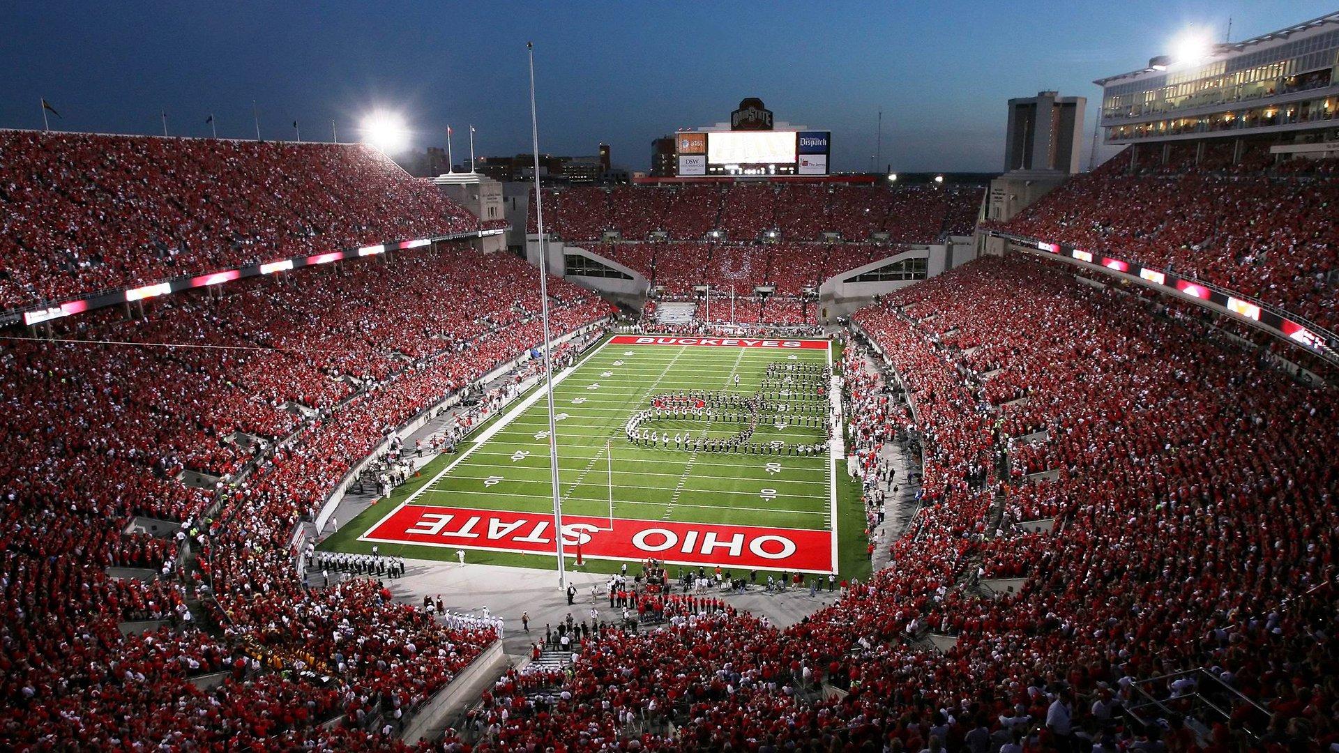 沃克重拳终结张名扬，斯特林分歧判定险胜奥尔特加，UFC焦点战现争议与震撼